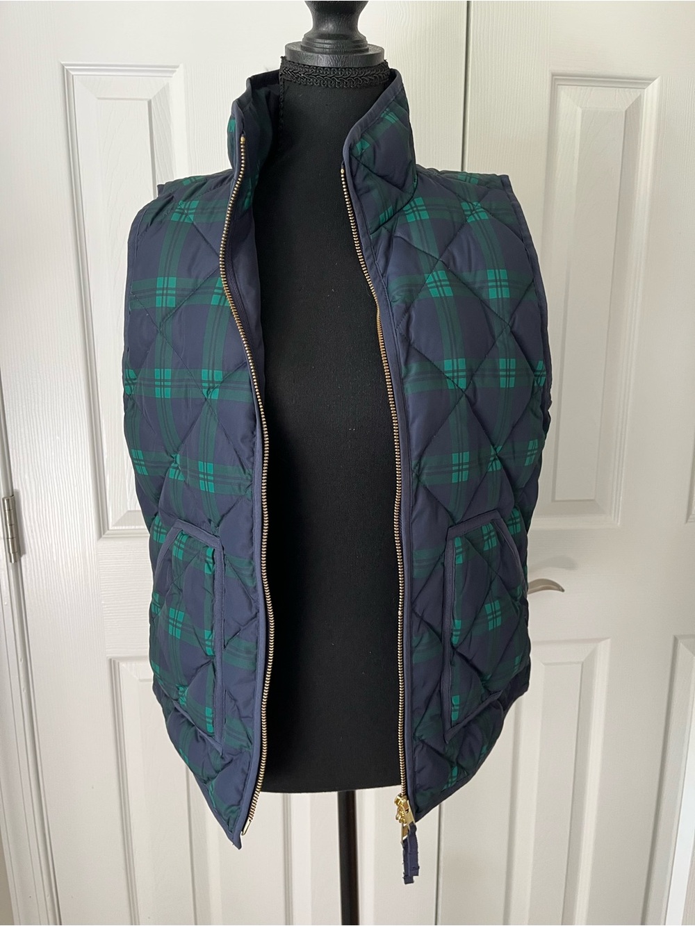 J.Crew Quilted Tartan Plaid Down Puffer Vest – Sz S NWT ⭐️